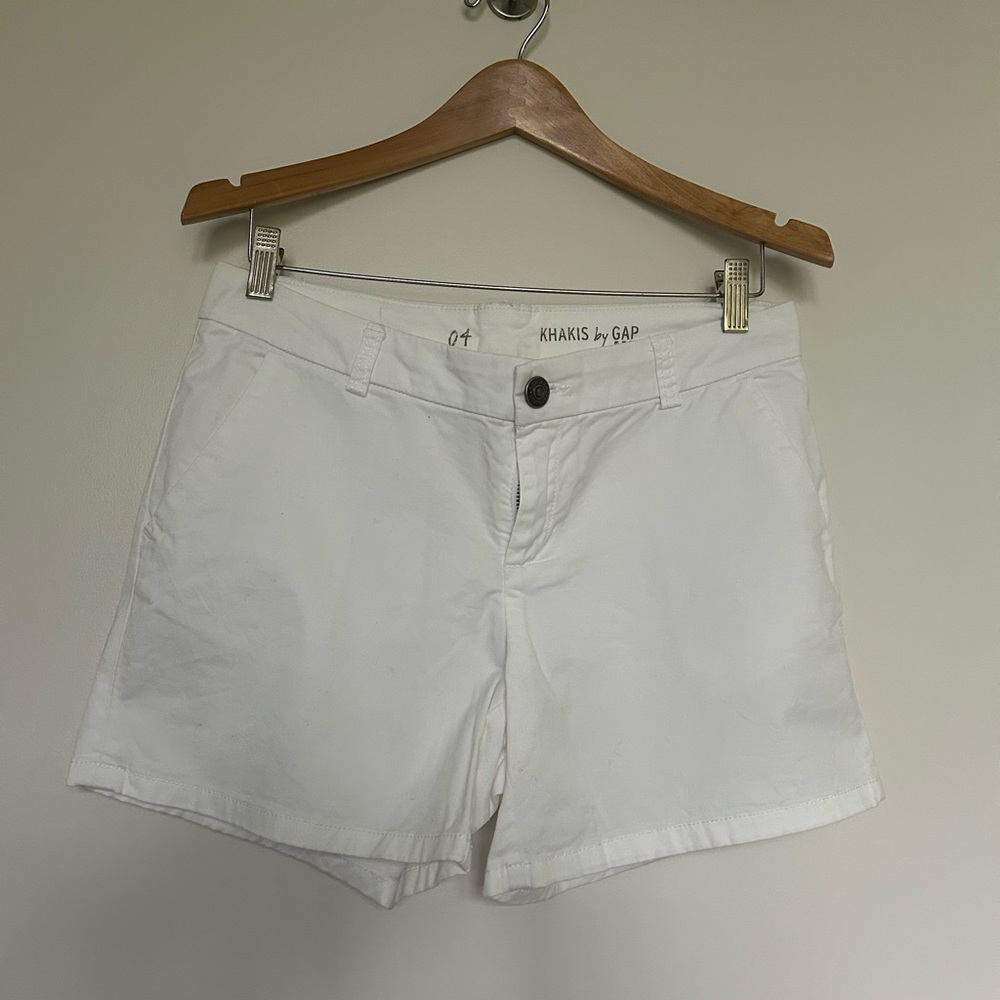 GAP Women's Classic White Bermudas